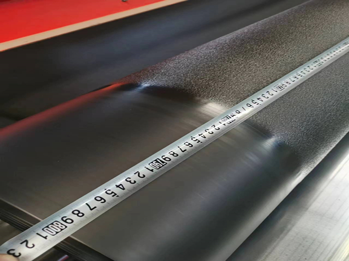 西藏糙面土工膜产品有几种?有什么不同?