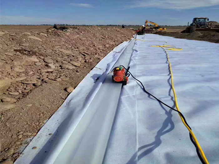 西藏复合土工膜有几种方式?哪种复合土工膜指标更高?