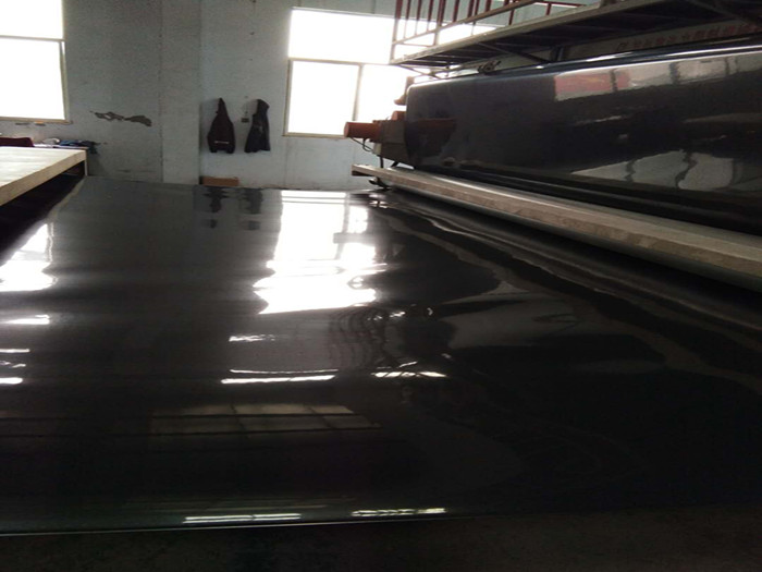 西藏全新料防渗膜每平方价格多少?