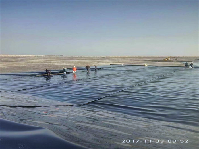 西藏飞灰场土工膜选择哪种标准的施工？